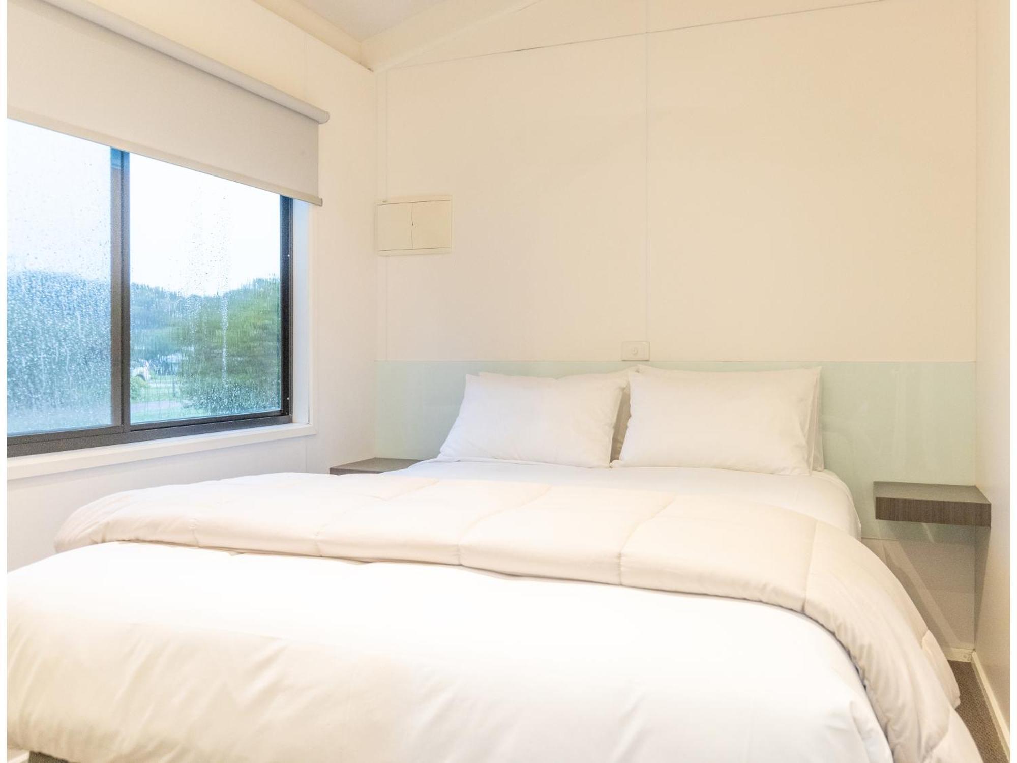 Nrma Warrnambool Riverside Holiday Park חדר תמונה